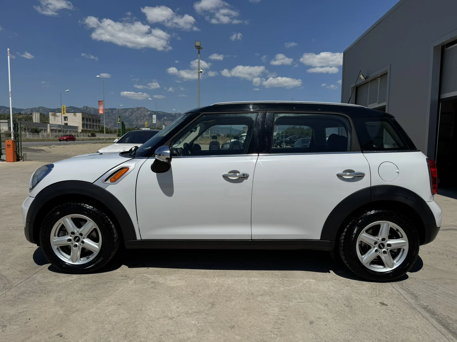 Mini Countryman 1.6* 122ps* GAS* 6ск* 170хл.км - изображение 2