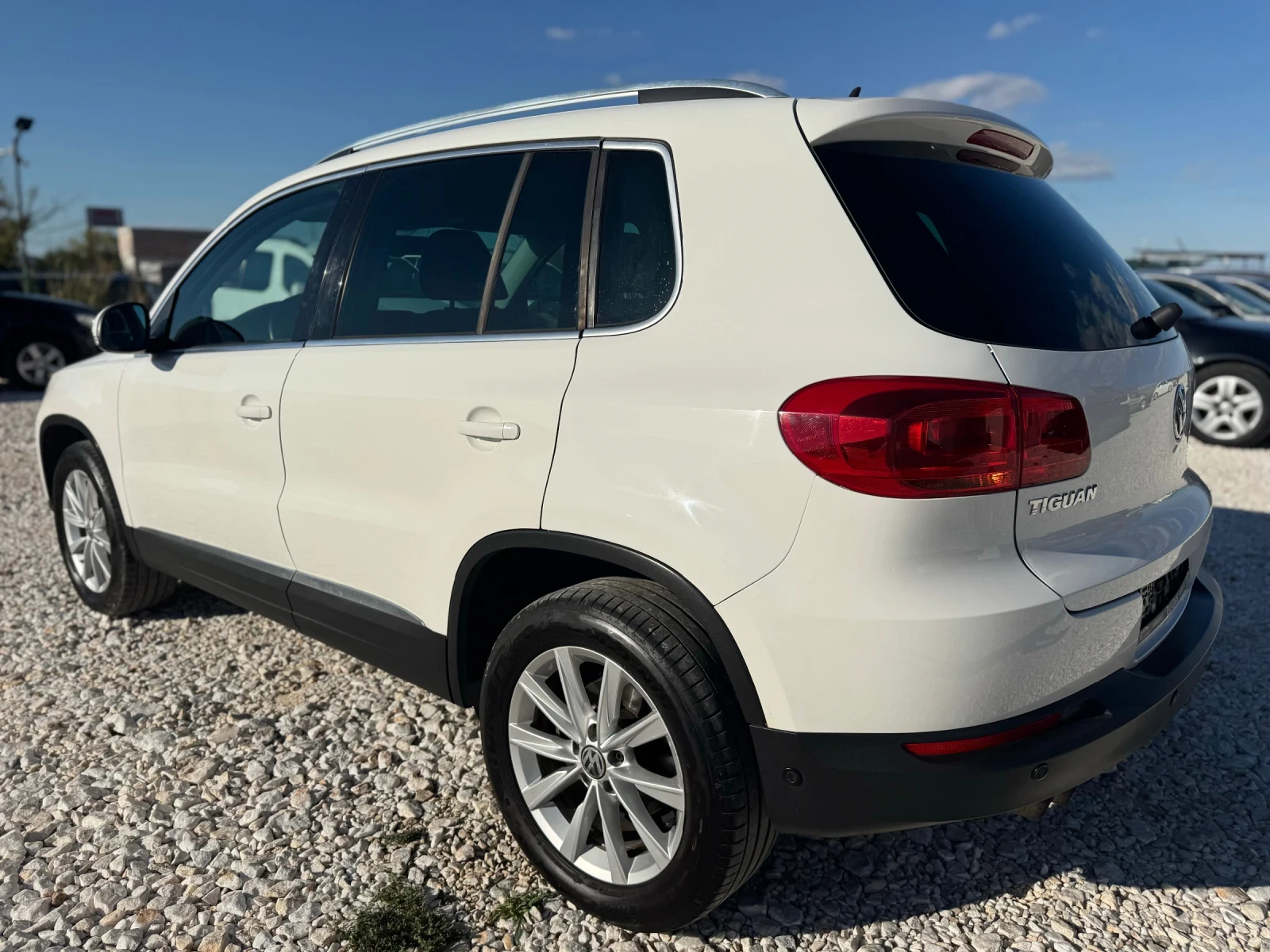 VW Tiguan 2.0TDI / 4MOTION / LED / HIGHLINE / OFFROAD / NAVI - изображение 5