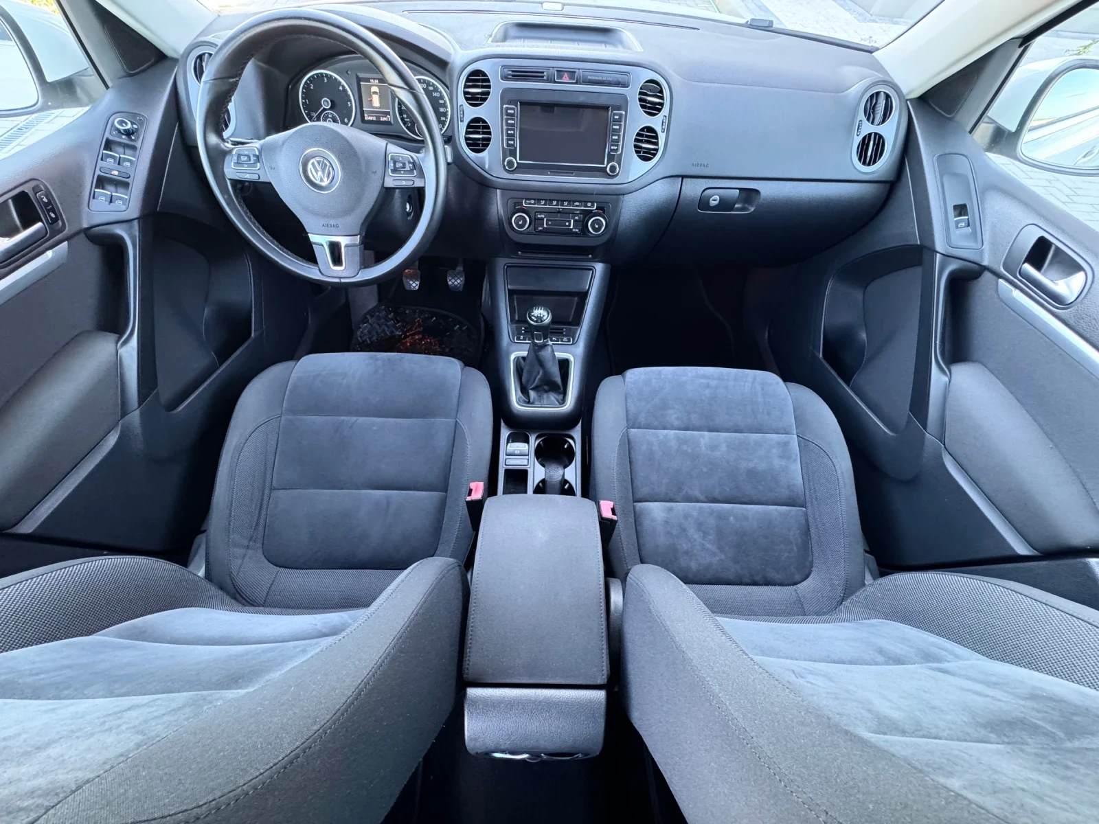 VW Tiguan 2.0TDI / 4MOTION / LED / HIGHLINE / OFFROAD / NAVI - изображение 8