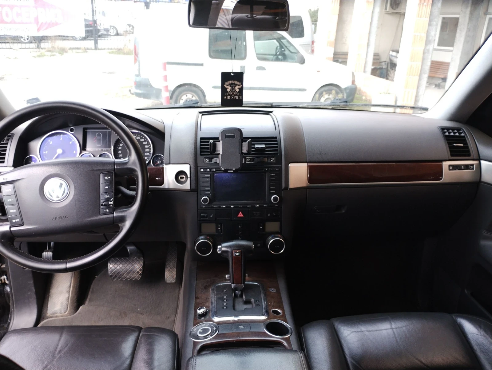 VW Touareg, снимка 10 - Автомобили и джипове - 53623212