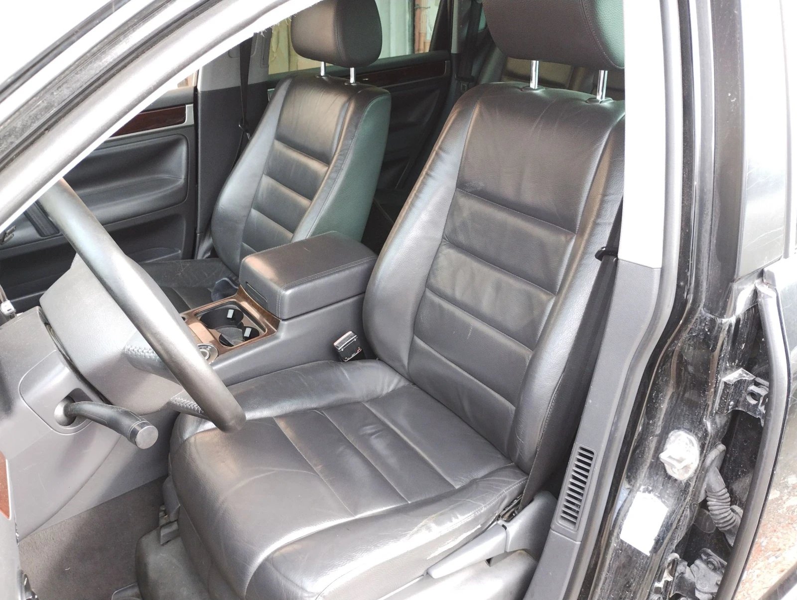 VW Touareg, снимка 11 - Автомобили и джипове - 53623212