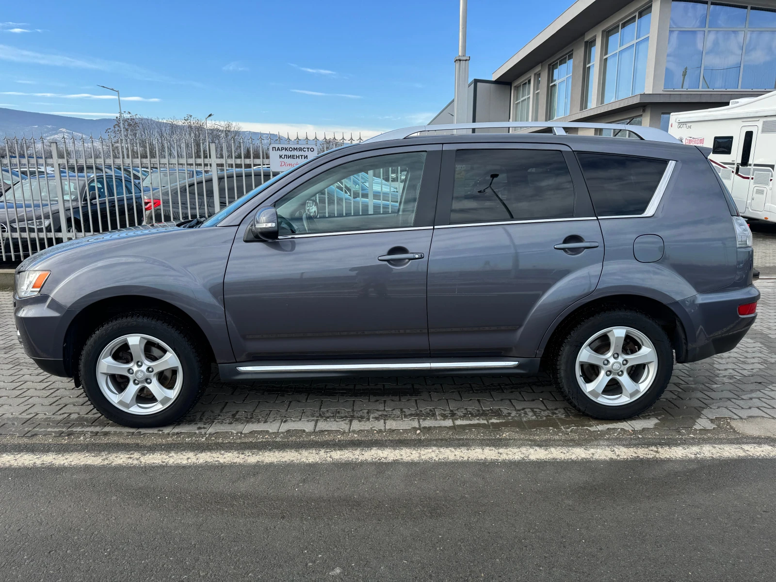 Mitsubishi Outlander 2.2 D 4x4 - изображение 3