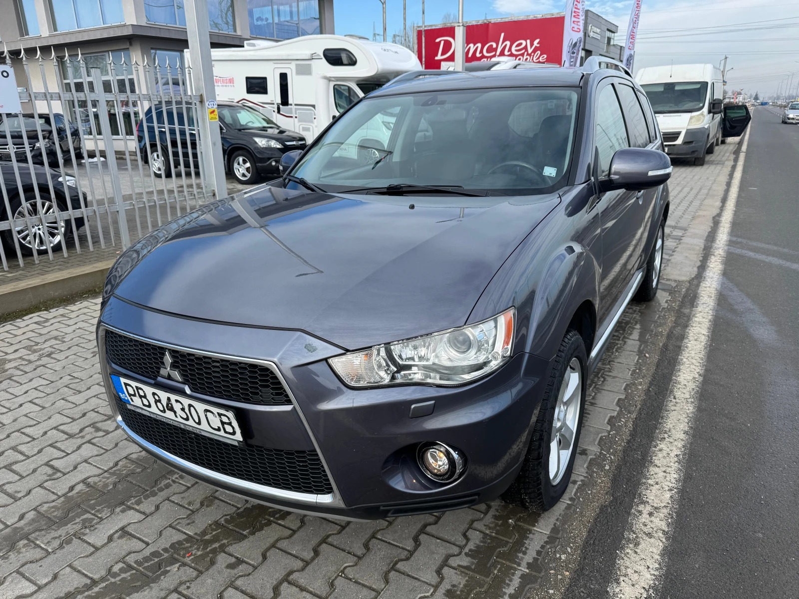 Mitsubishi Outlander 2.2 D 4x4 - изображение 2