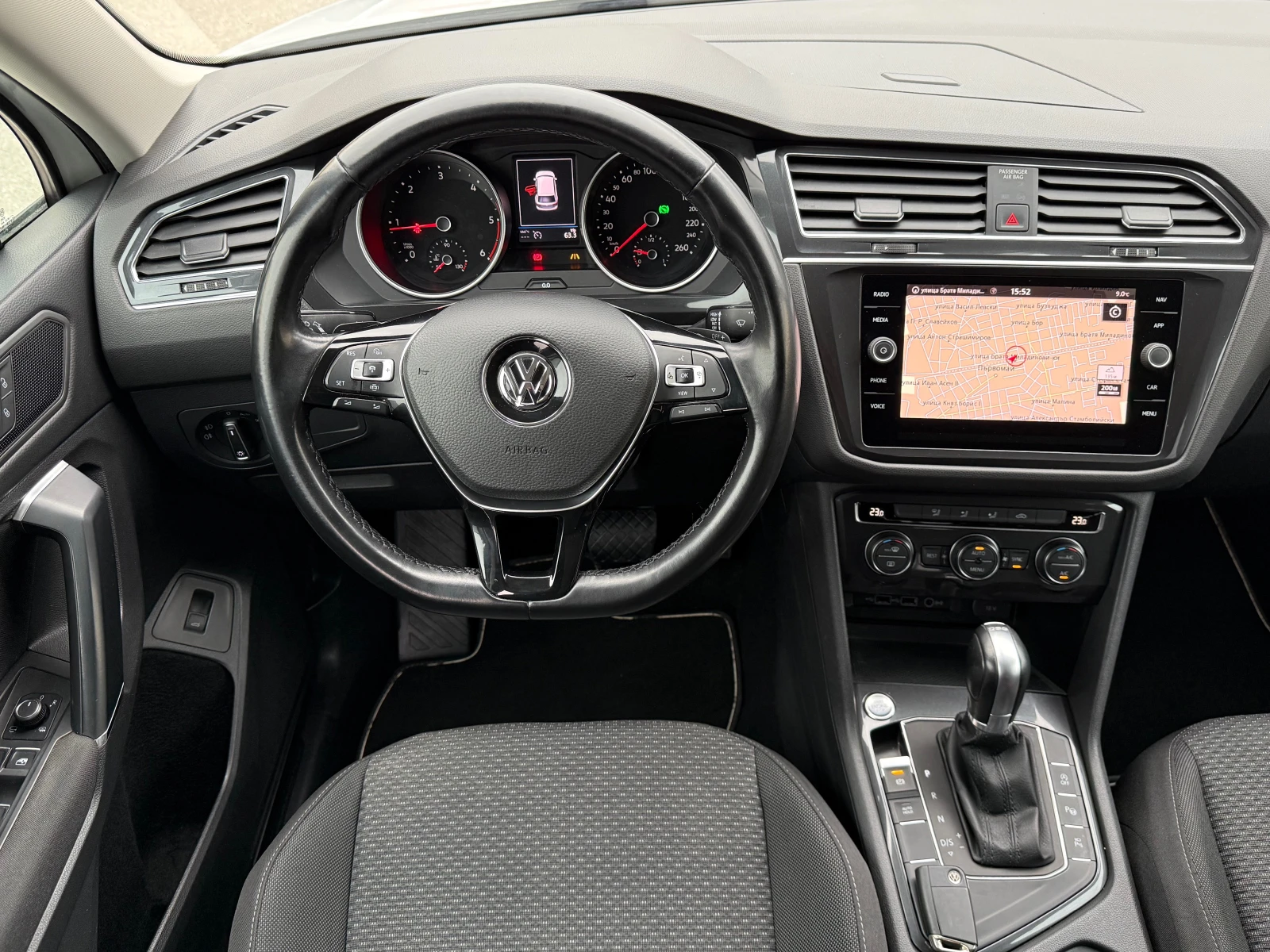 VW Tiguan 2.0TDI ALLSPACE 7МЕСТАЕ FUL EXTRI ! ТОП СЪСТОЯНИЕ , снимка 10 - Автомобили и джипове - 53903735