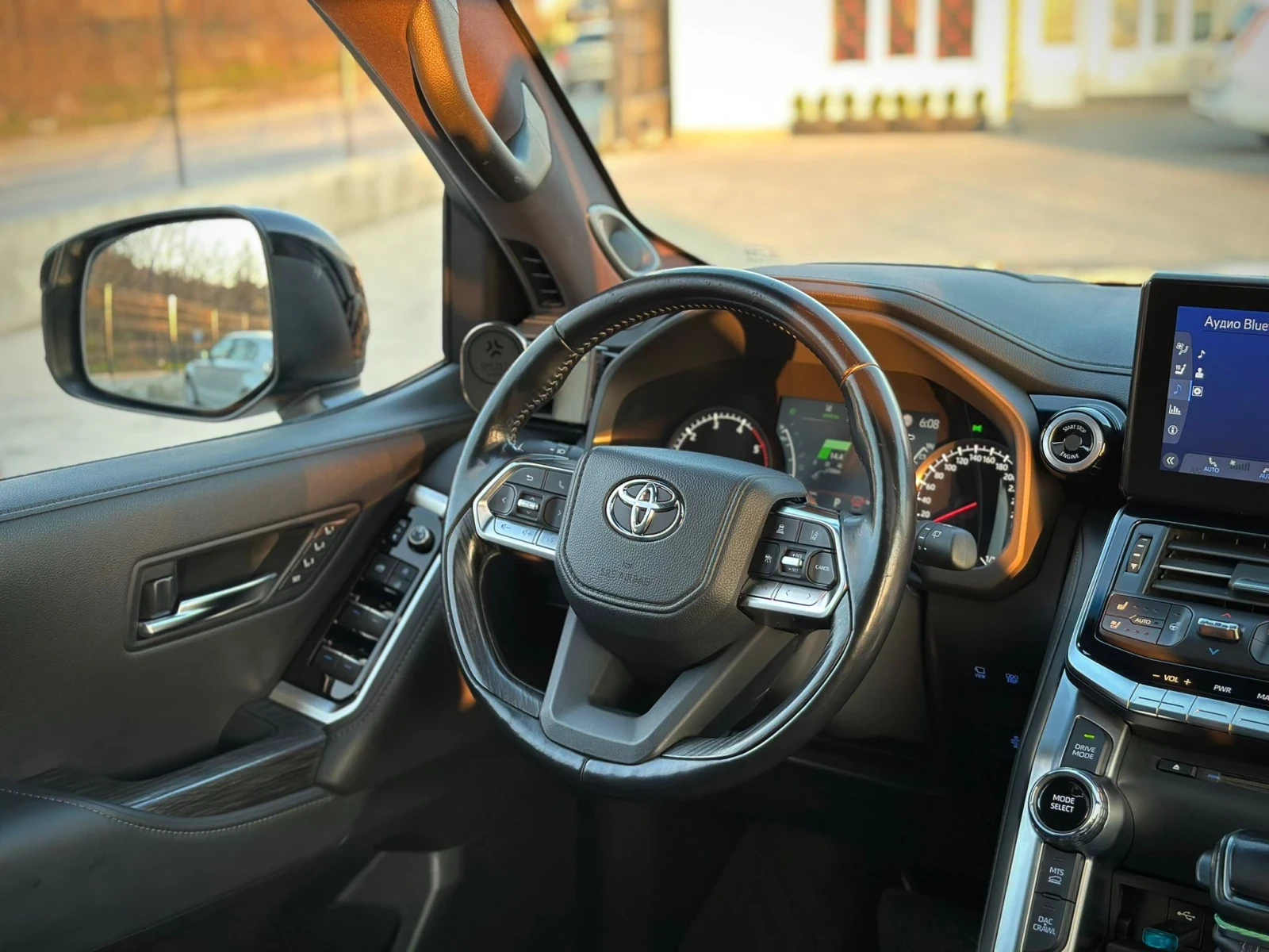 Toyota Land cruiser 300 Premium 70 Anniversary , снимка 6 - Автомобили и джипове - 54202794