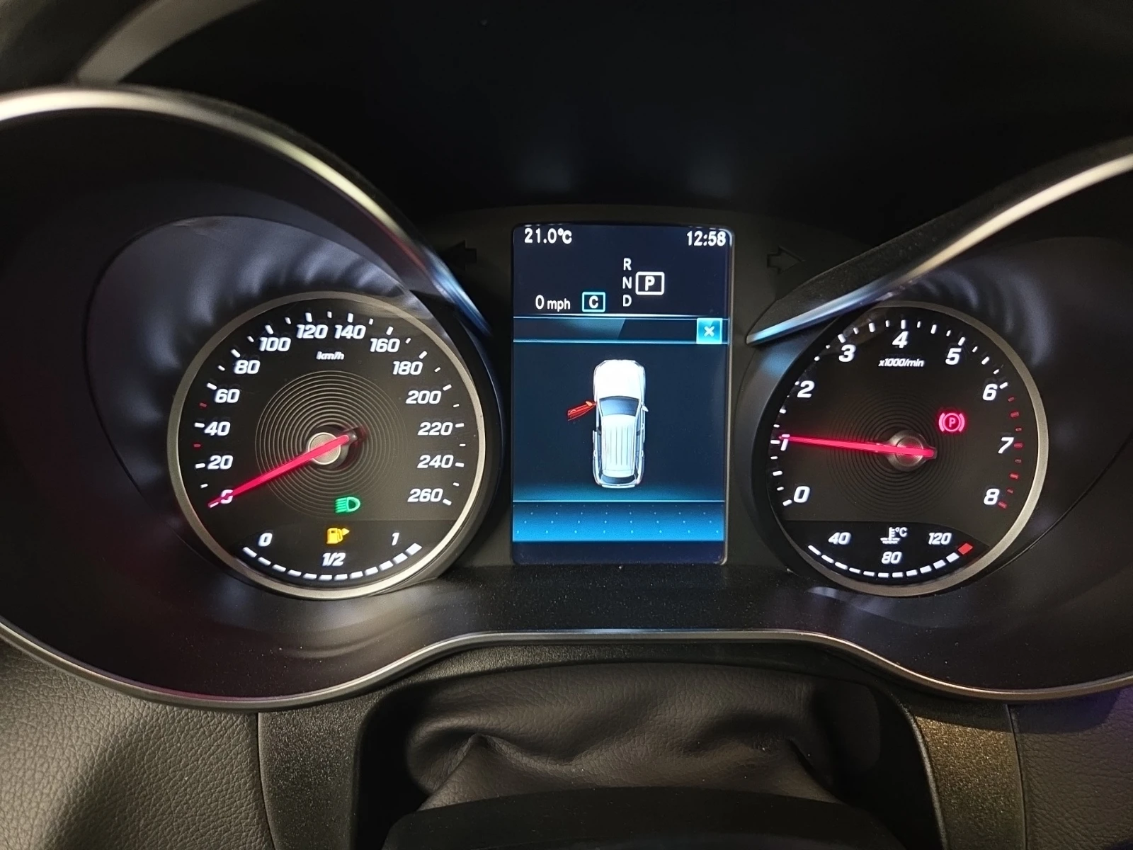 Mercedes-Benz GLC 300 * CARFAX * ПАНОРАМА * 2 КЛЮЧА * , снимка 10 - Автомобили и джипове - 54974335