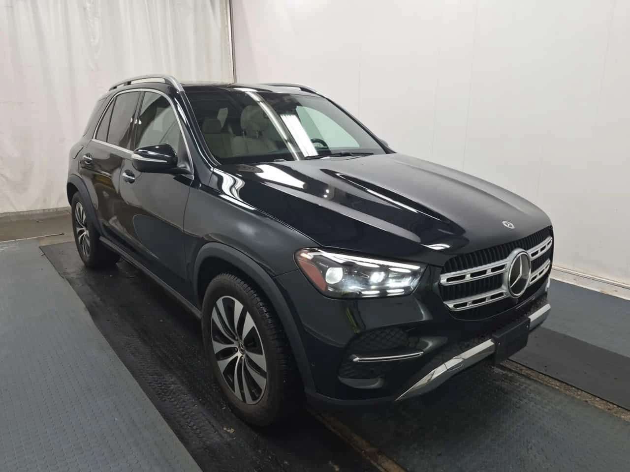 Mercedes-Benz GLE 350 * ДИСТРОНИК * 2 КЛЮЧА * ПАНОРАМА * 360 КАМЕРА * , снимка 2 - Автомобили и джипове - 55177617