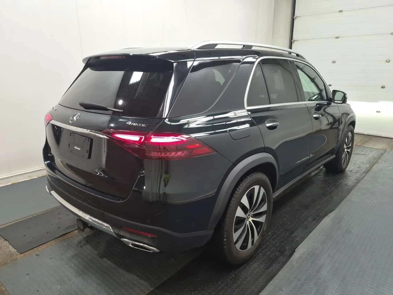 Mercedes-Benz GLE 350 * ДИСТРОНИК * 2 КЛЮЧА * ПАНОРАМА * 360 КАМЕРА * , снимка 3 - Автомобили и джипове - 55177617