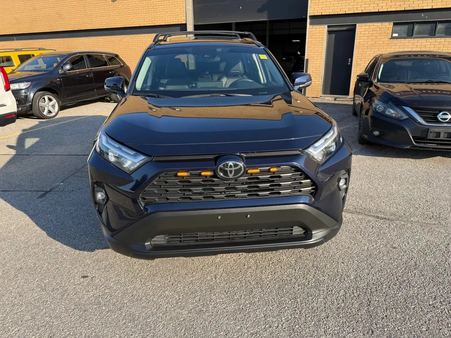 Toyota Rav4 XLE Premium ЦЕНА ДО БЪЛГАРИЯ АВТОКРЕДИТ, снимка 2 - Автомобили и джипове - 55437359