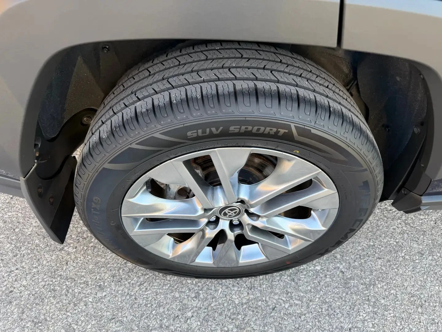 Toyota Rav4 XLE Premium ЦЕНА ДО БЪЛГАРИЯ АВТОКРЕДИТ, снимка 8 - Автомобили и джипове - 55437359