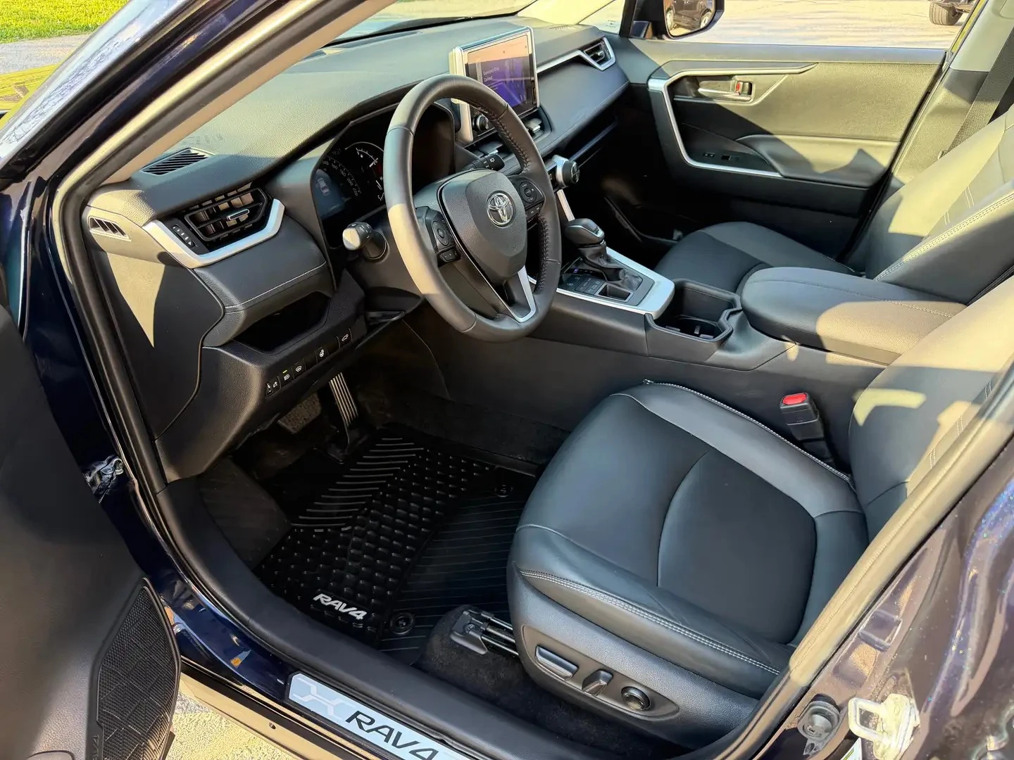 Toyota Rav4 XLE Premium ЦЕНА ДО БЪЛГАРИЯ АВТОКРЕДИТ, снимка 9 - Автомобили и джипове - 55437359