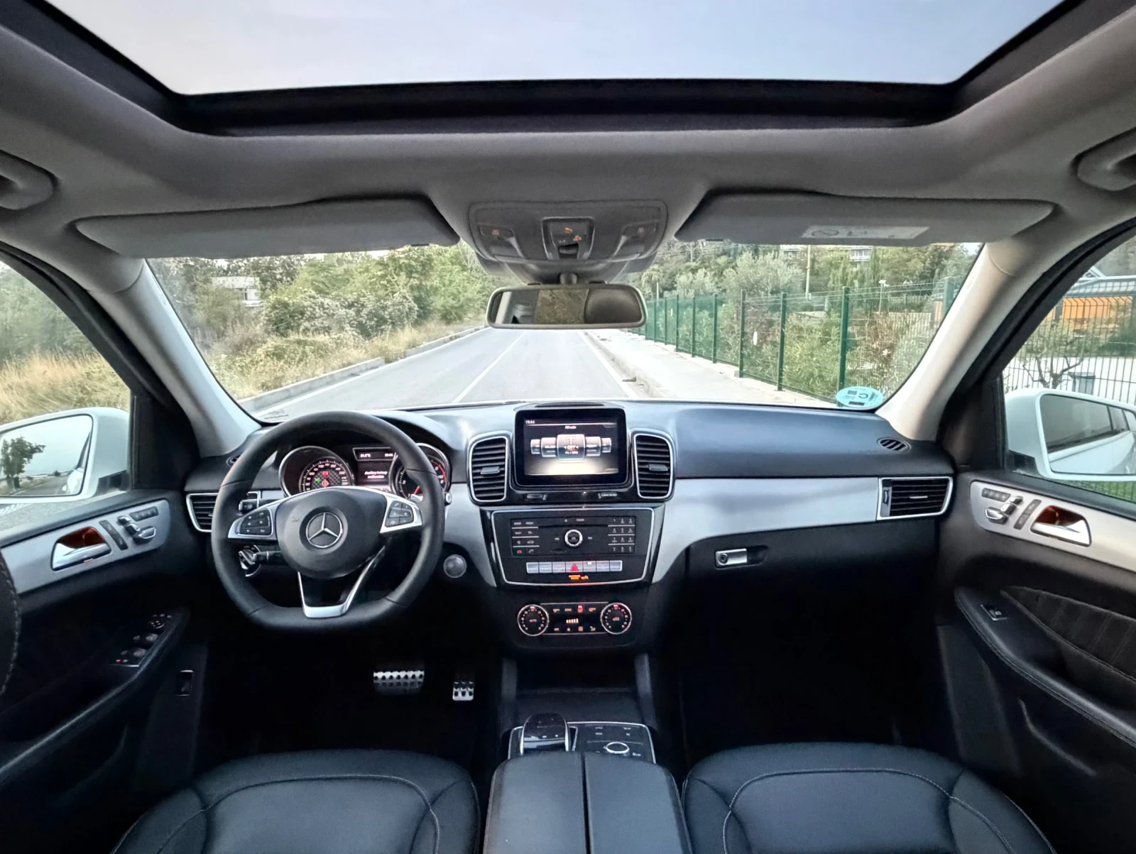 Mercedes-Benz GLE 350, снимка 9 - Автомобили и джипове - 56119942