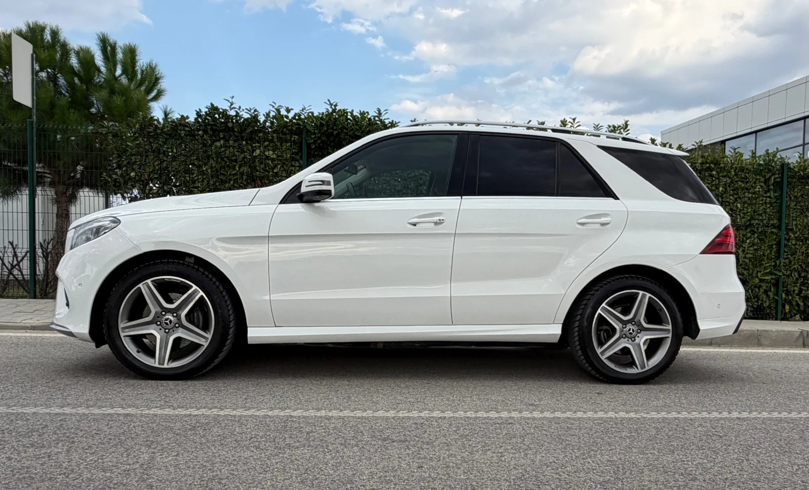 Mercedes-Benz GLE 350, снимка 8 - Автомобили и джипове - 56119942