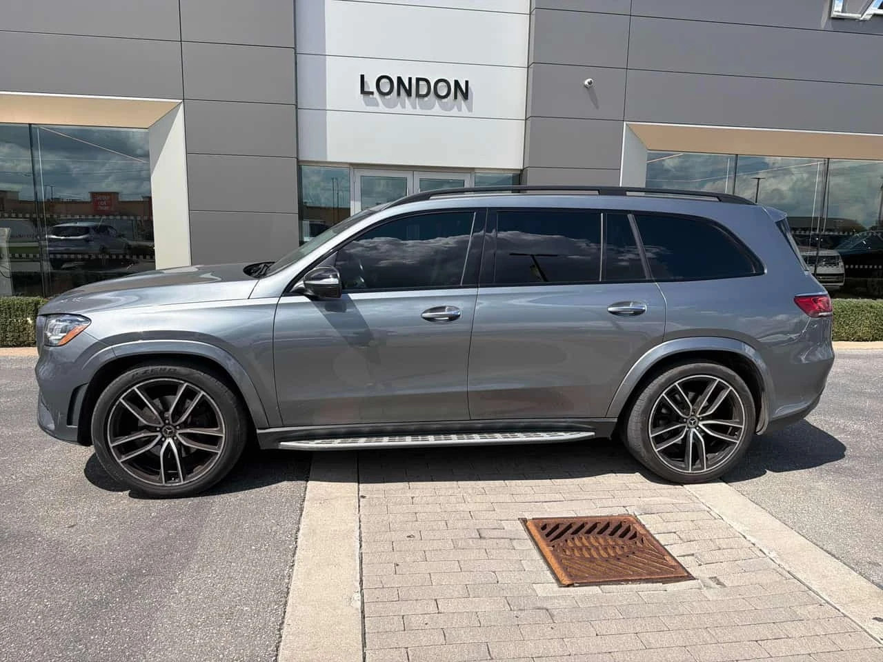 Mercedes-Benz GLS580 * CARFAX * HEAD UP * ОБДУХВАНЕ * DISTRONIC * , снимка 2 - Автомобили и джипове - 56304606