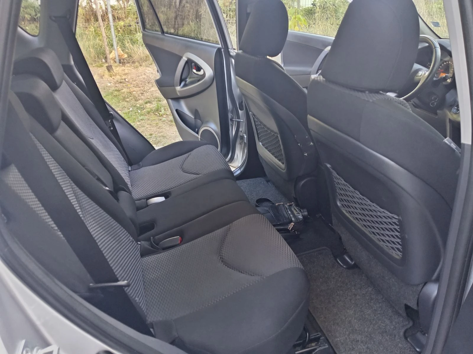 Toyota Rav4 2.2 D-CAT, снимка 14 - Автомобили и джипове - 56439698