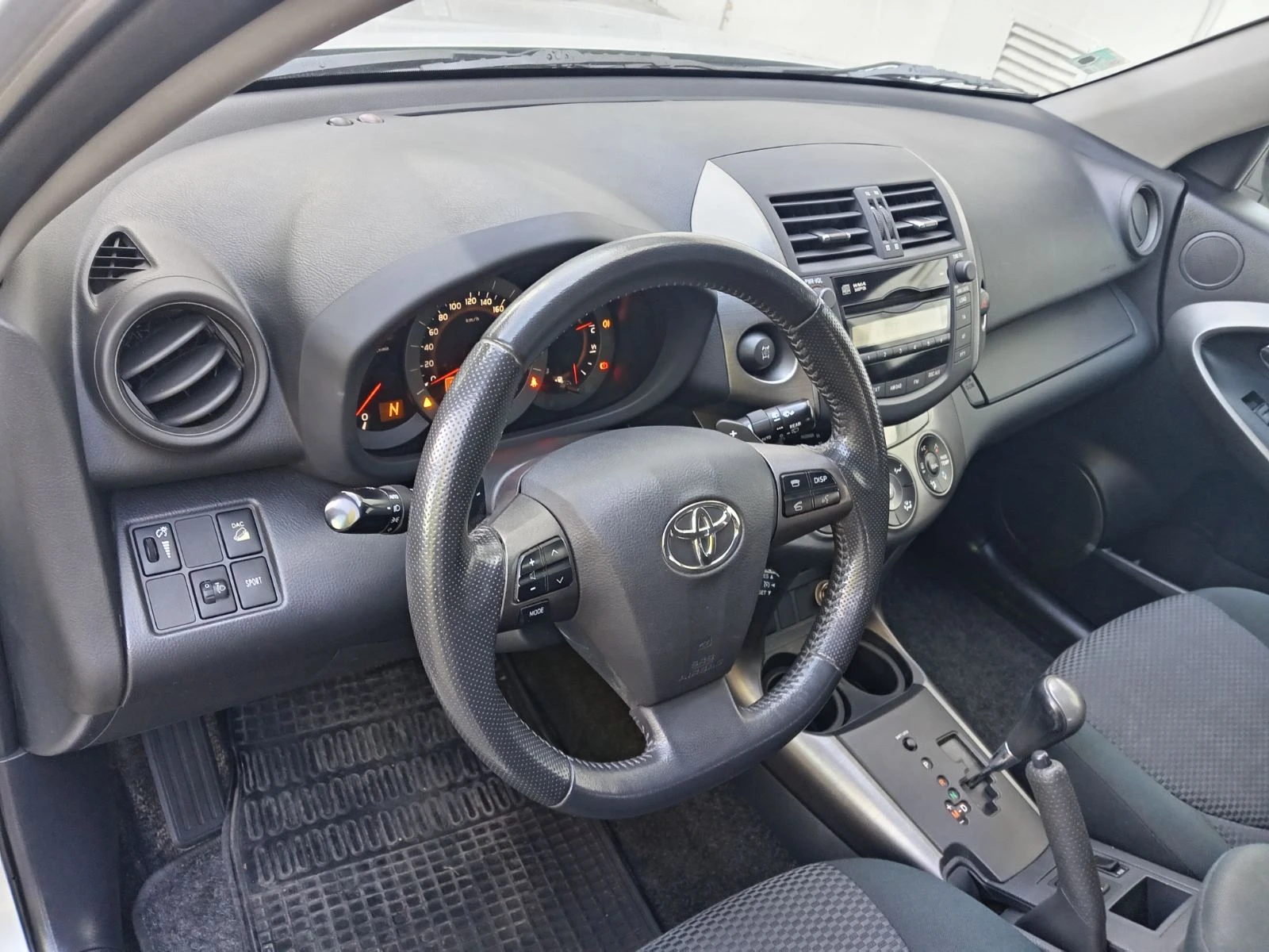 Toyota Rav4 2.2 D-CAT, снимка 7 - Автомобили и джипове - 56439698