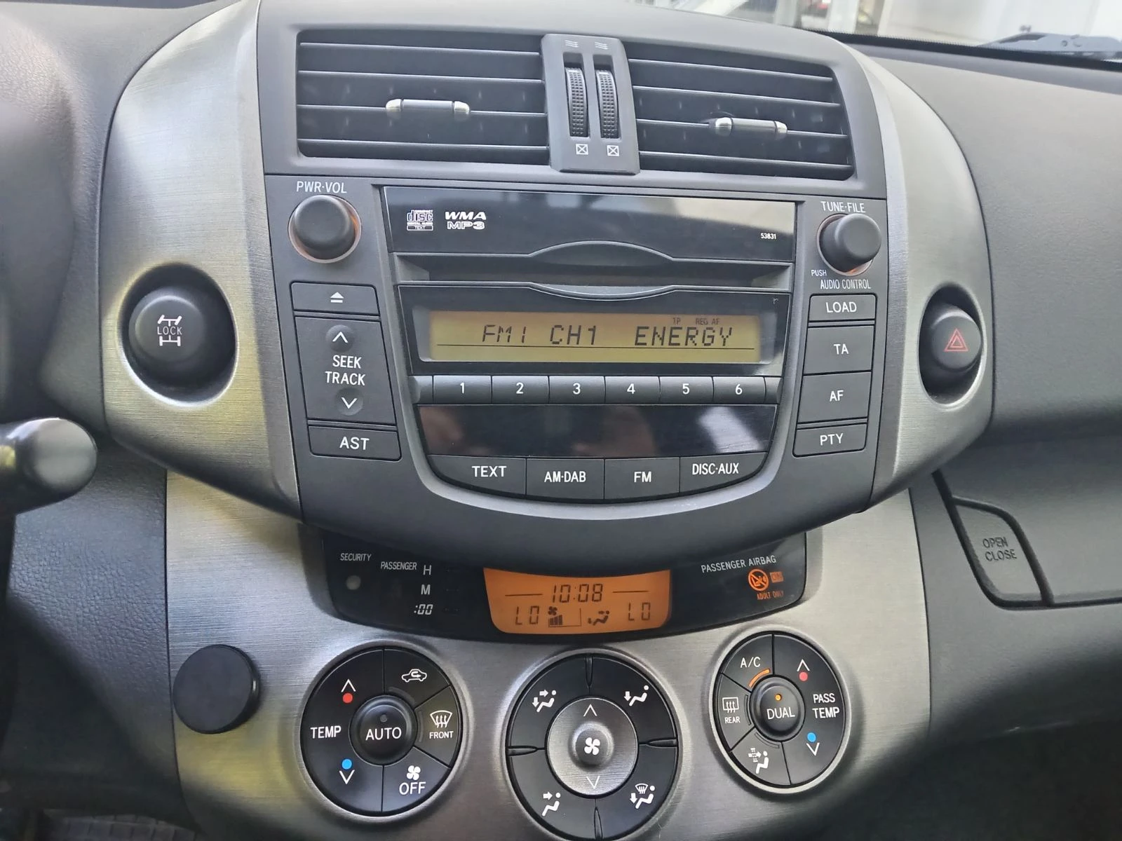 Toyota Rav4 2.2 D-CAT, снимка 8 - Автомобили и джипове - 56439698