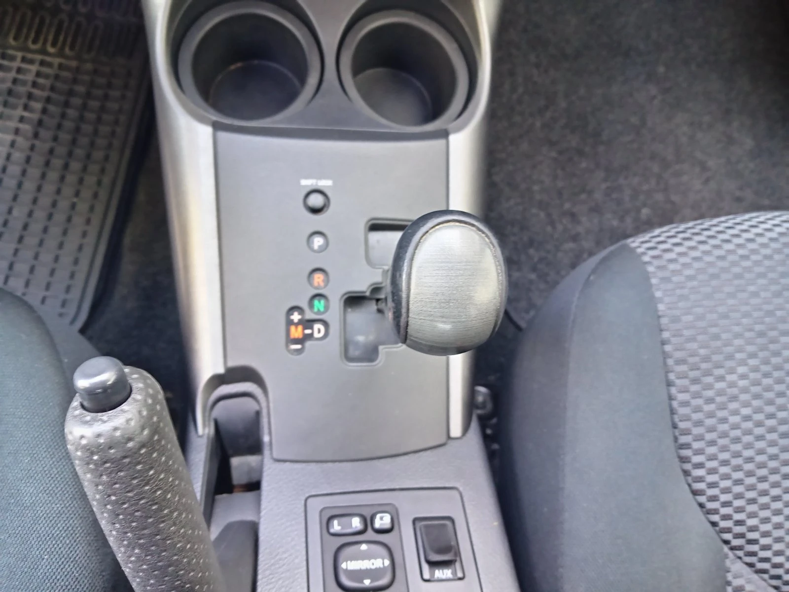 Toyota Rav4 2.2 D-CAT, снимка 10 - Автомобили и джипове - 56439698