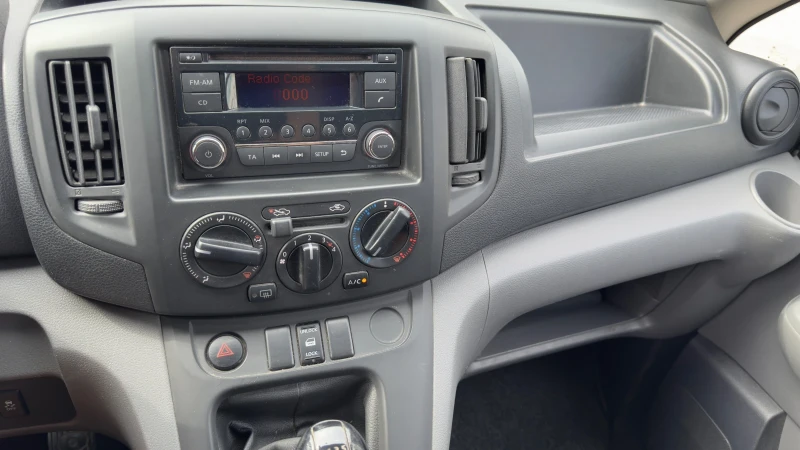 Nissan NV200, снимка 12 - Бусове и автобуси - 51710856