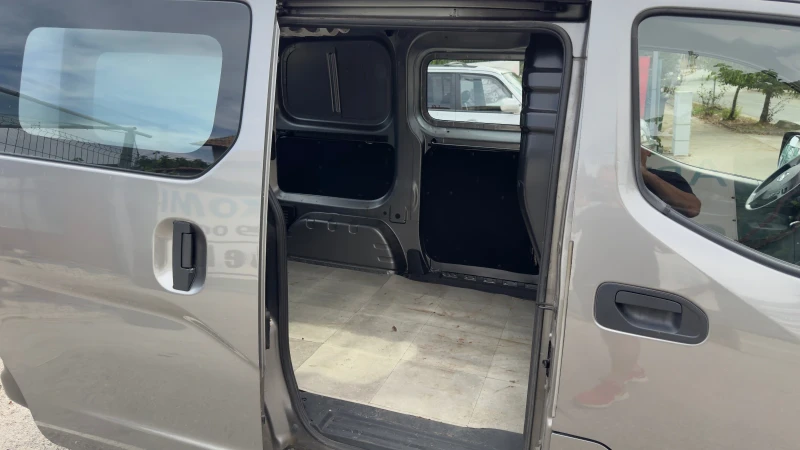 Nissan NV200, снимка 15 - Бусове и автобуси - 51710856