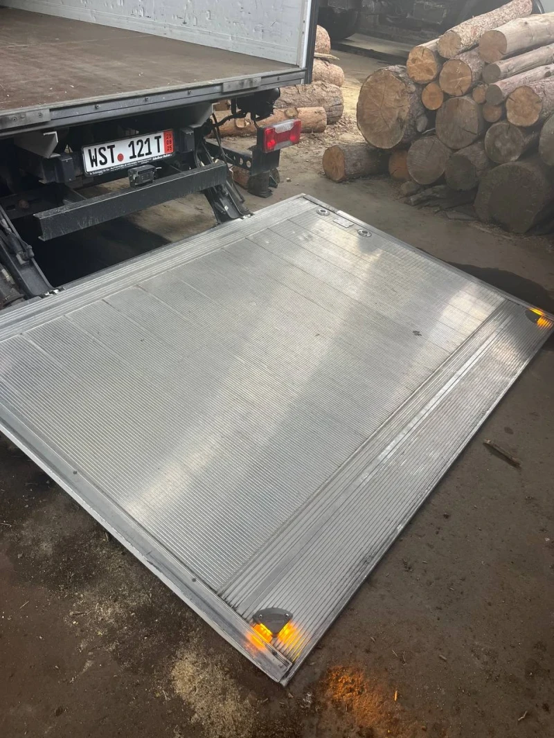 Iveco 35S18 Борд Palfinger, снимка 4 - Бусове и автобуси - 51913855