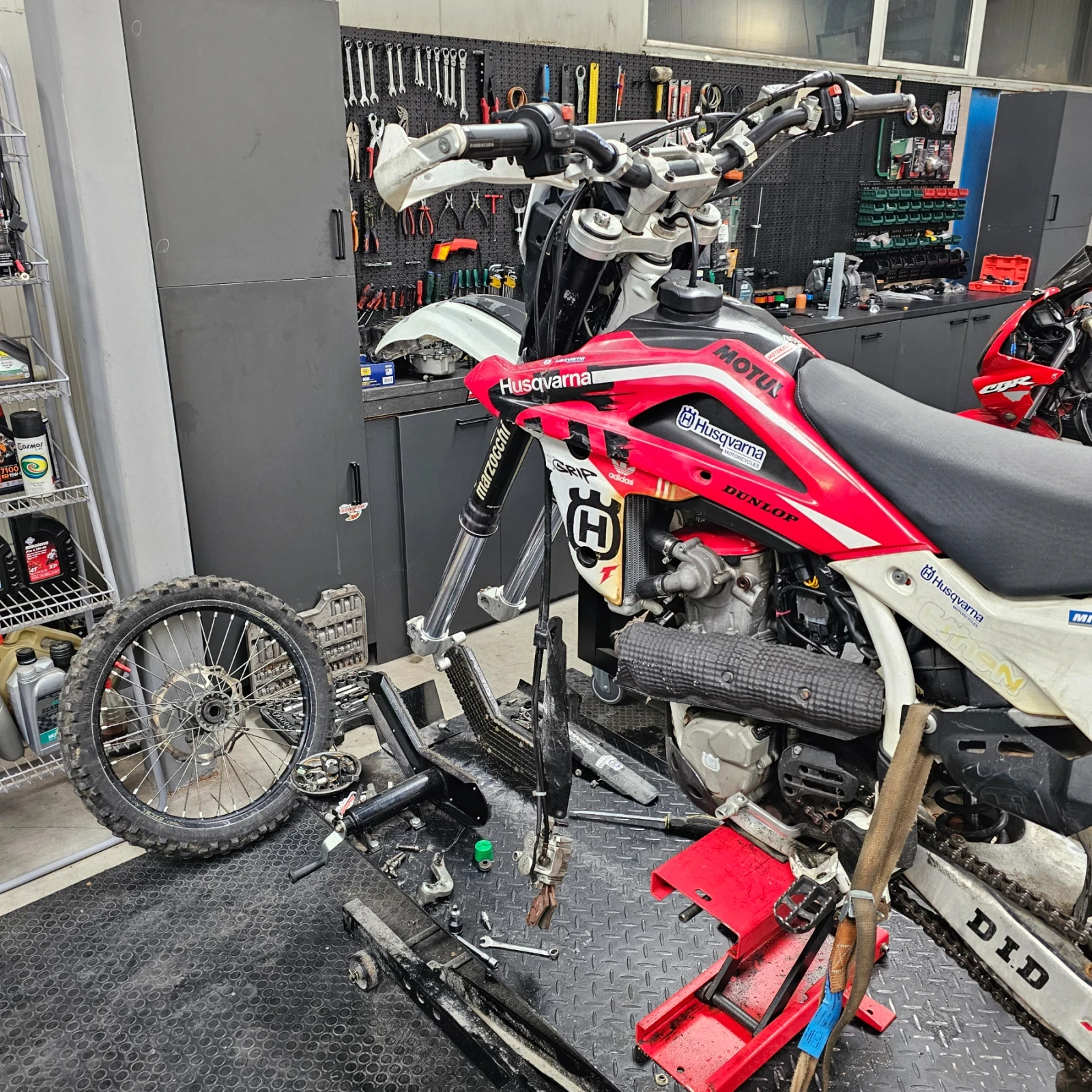 Husqvarna TE 450 - изображение 8