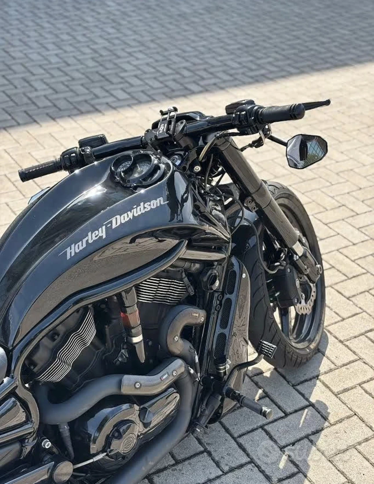 Harley-Davidson V-Rod 300 гума, снимка 2 - Мотоциклети и мототехника - 55047679