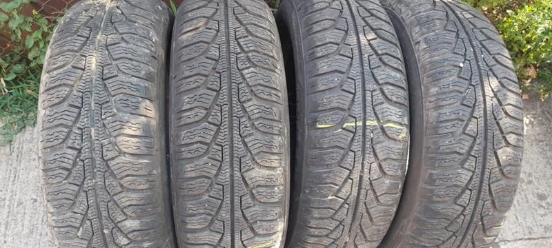 Гуми Зимни 195/65R15, снимка 1 - Гуми и джанти - 29866038