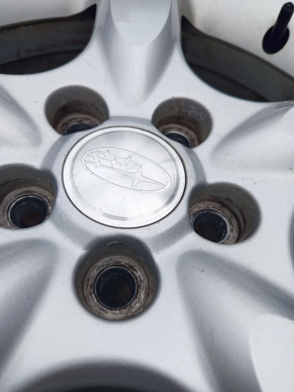 ���� � ������ 215/45R17 �� Subaru Legacy | Mobile.bg � ����������� 4