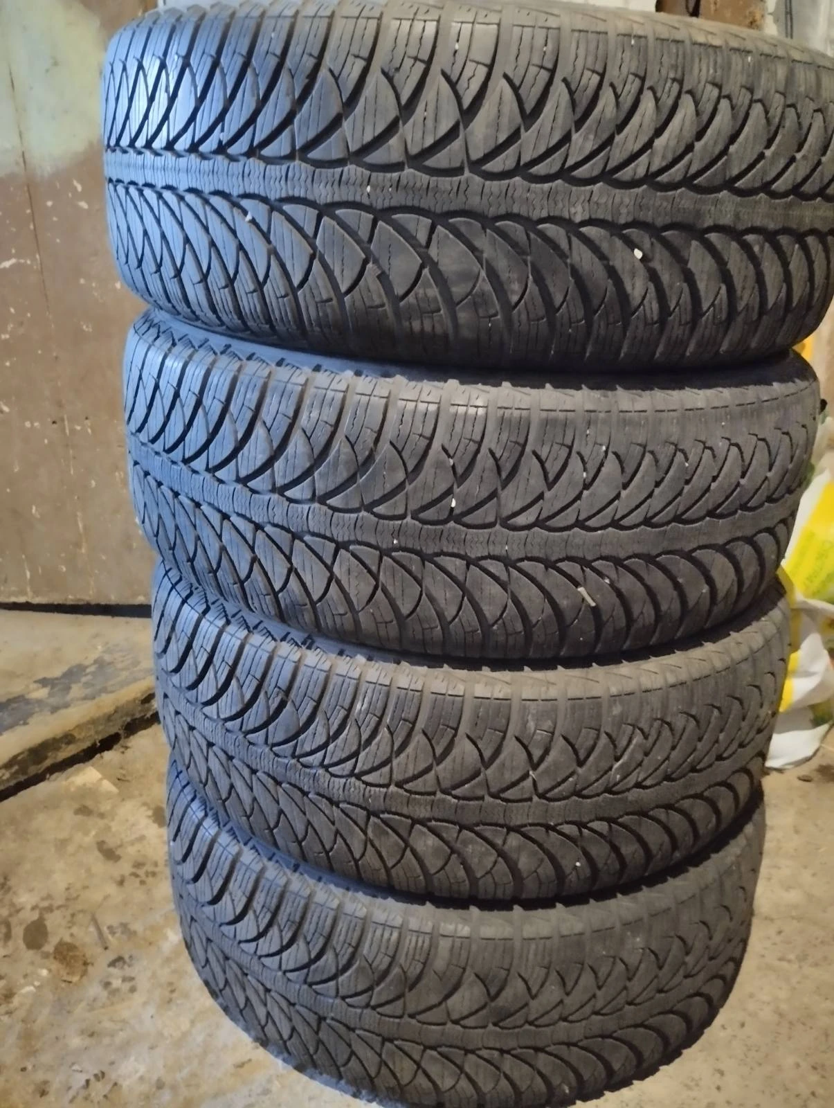 Гуми Зимни 205/55R16