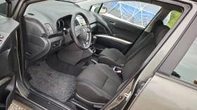 Toyota Corolla verso ВСИЧКО ПЛАТЕНО/НАПЪЛНО ОБСЛУЖЕН ПРЕДИ 8000км, снимка 14