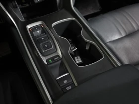 Honda Accord 10Th Generation 2.0 Turbo Sports, снимка 17