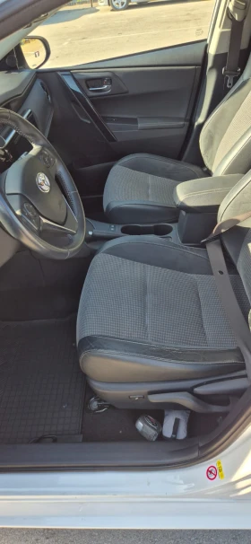 Toyota Auris chic - 12000 € / 23469.96 лв. - 44384669 7