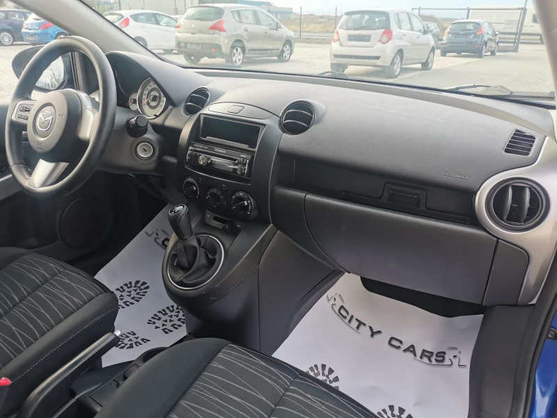 Mazda 2 1.4, снимка 13 - Автомобили и джипове - 47686684