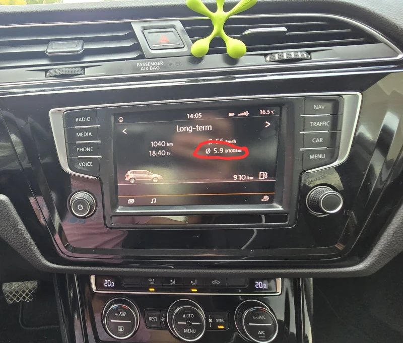 VW Touran 2.0 TDI, 150кс, снимка 12 - Автомобили и джипове - 52354135