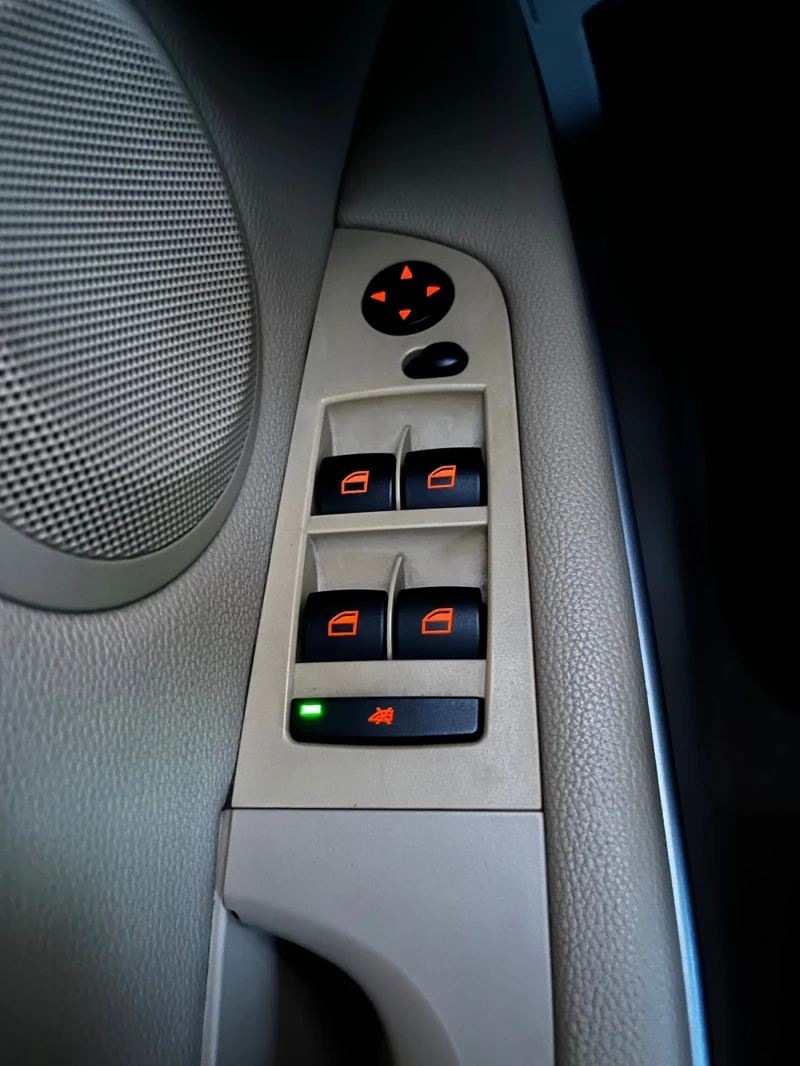 BMW 325 i, снимка 14 - Автомобили и джипове - 52446519