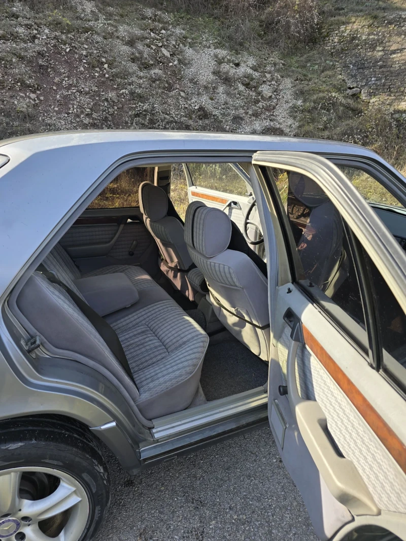 Mercedes-Benz 124, снимка 12 - Автомобили и джипове - 52584015