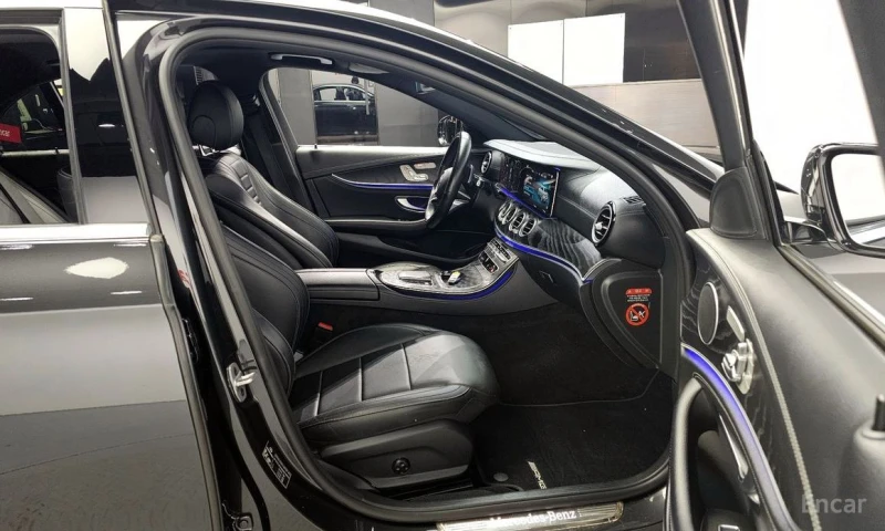 Mercedes-Benz E 220, снимка 10 - Автомобили и джипове - 52857429