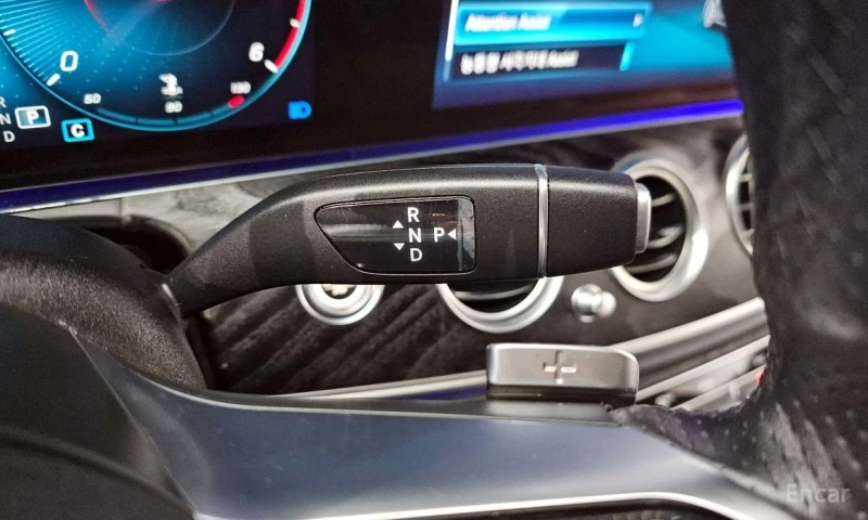 Mercedes-Benz E 220, снимка 9 - Автомобили и джипове - 52857429