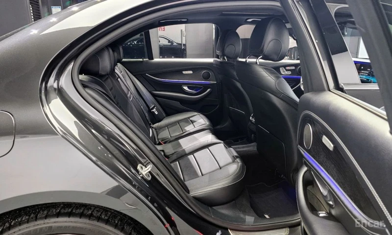 Mercedes-Benz E 220, снимка 12 - Автомобили и джипове - 52857429