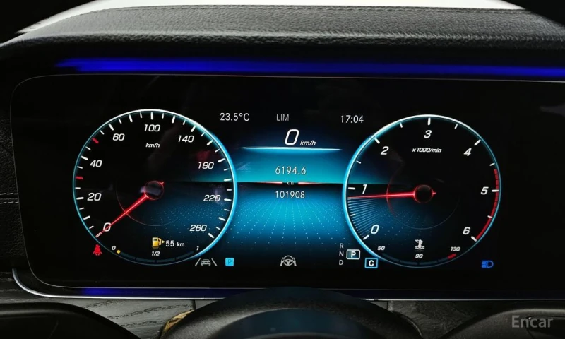 Mercedes-Benz E 220, снимка 8 - Автомобили и джипове - 52857429