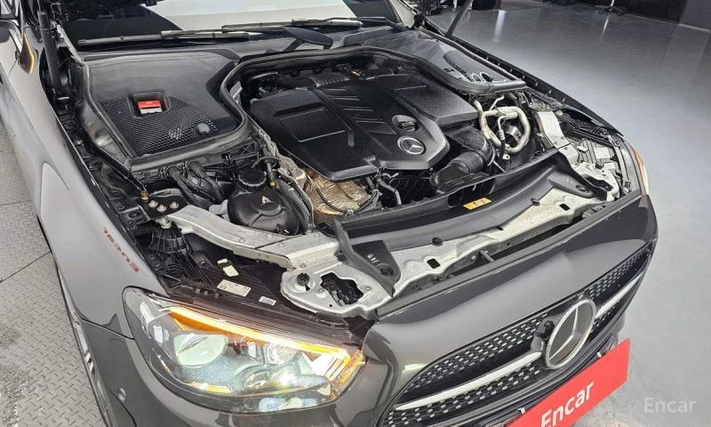 Mercedes-Benz E 220, снимка 6 - Автомобили и джипове - 52857429