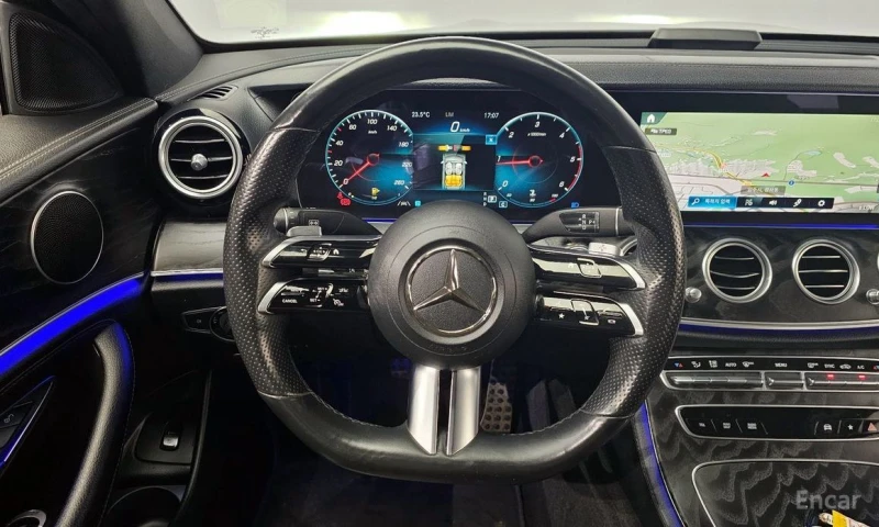 Mercedes-Benz E 220, снимка 13 - Автомобили и джипове - 52857429