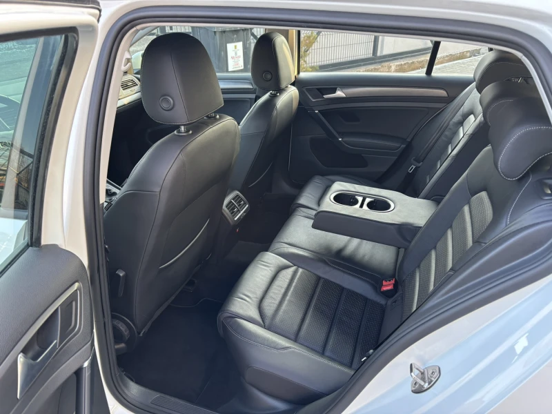 VW Golf Highline1.6TDI, снимка 14 - Автомобили и джипове - 53142084