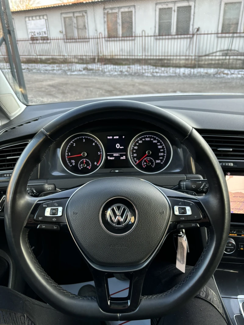 VW Golf Highline1.6TDI, снимка 9 - Автомобили и джипове - 53142084