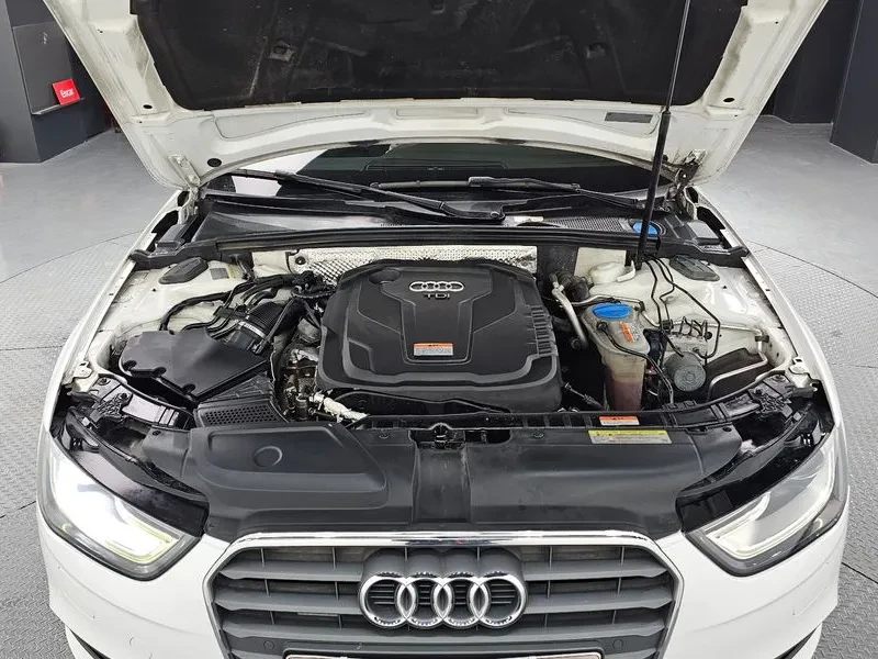 Audi A4 2.0 TDI Dynamic, снимка 11 - Автомобили и джипове - 53677650
