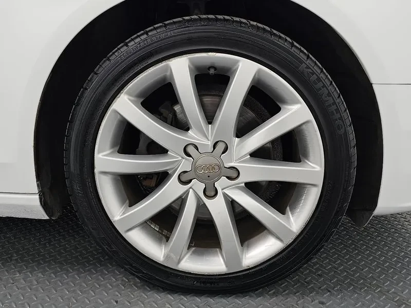 Audi A4 2.0 TDI Dynamic, снимка 9 - Автомобили и джипове - 53677650