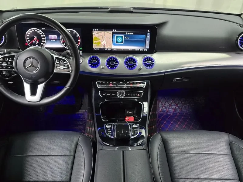 Mercedes-Benz E 300 Amg Line, снимка 6 - Автомобили и джипове - 55137250