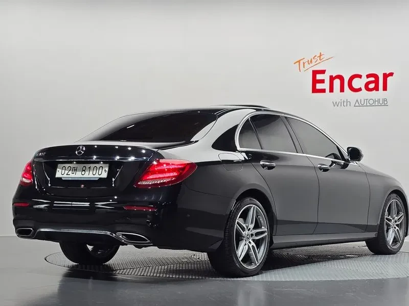 Mercedes-Benz E 300 Amg Line, снимка 2 - Автомобили и джипове - 55137250