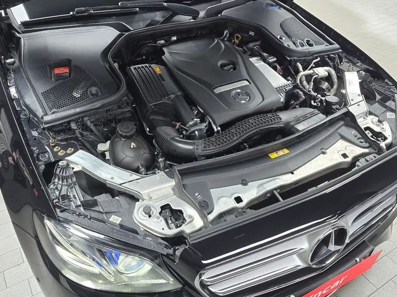 Mercedes-Benz E 300 Amg Line, снимка 5 - Автомобили и джипове - 55137250